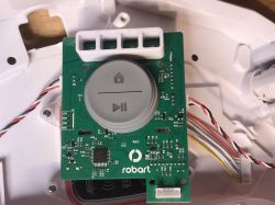 Wnętrze odkurzacza smart/robota sprzątającego z WiFi Medion 13277