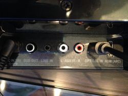 Jak podłączyć subwoofer do soundbara? Zdjęcia wyjść na urządzeniach