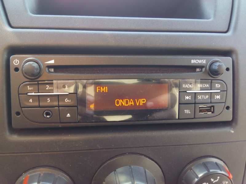 Howto remove the radio from a Renault Trafic 