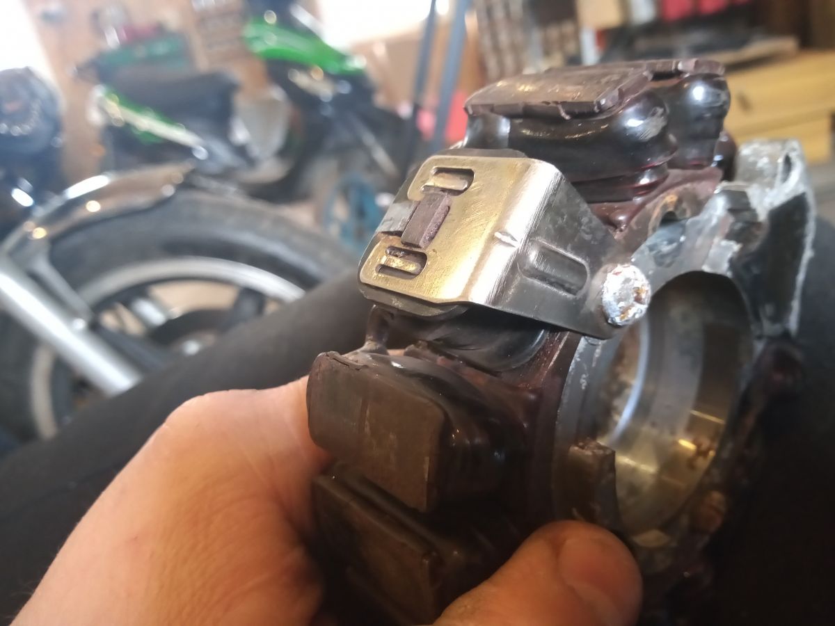 [Rozwiązano] Honda CB400T Brak iskry, identyfikacja cewek