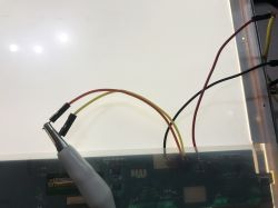 Drugie życie LEDów z podświetlenia matrycy LCD oraz wnętrze tej matrycy