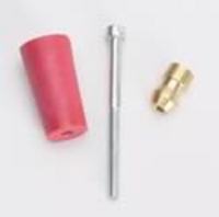 Dodatkowe gniazdo lub wtyk WN na kopułce aparatu zapłonowego.