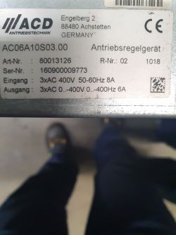 Serwowzmacniacz ACD AC0610S03.00: Podłączenie zasilania, opis złącz oraz potrzeba manuala