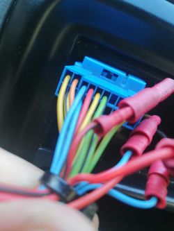 Podłączenie caraudio bez wzmacniacza - jak przywrócić fabryczne ustawienia?