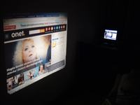 Projektor multimedialny DIY z rzutnika foliogramów i monitora LCD za grosze.