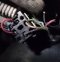 Renault Trafic 2.0 2007 - Uszkodzone przewody przekaźnika Webasto