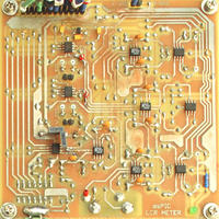 Sterowany mikroprocesorowo miernik RLC