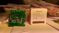 Aubess Smart Switch with PCB Close-up of an Aubess smart switch with visible PCB and product casing.