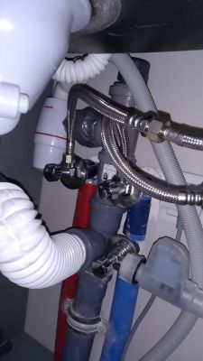 Title: Gurgling Siphon Under Sink: Dishwasher Issues, Aerator Installation & Possible Solutions