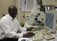 Przełomowe rozwiązanie problemu propagacji fal spinowych