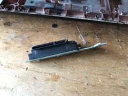 Laptop nie włącza się - bardzo prosta naprawa, mechaniczna usterka podłączenia gniazda Laptop nie włącza się - bardzo prosta naprawa, mechaniczna usterka podłączenia gniazda