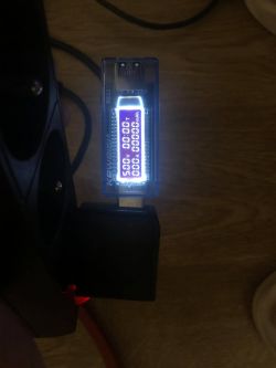 Awaria starej ładowarki USB - napotykanie prądu na problem po podłączeniu urządzenia