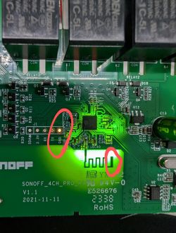 Sonoff 4CH Pro R3 circuit board with marked elements.