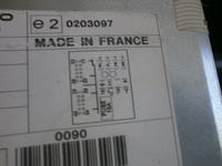 Jak podłączyć wzmacniacz do nawigacji DVD 90 w Opel Zafira B?