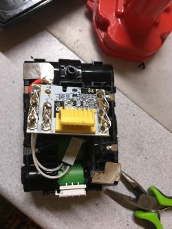 Bateria BL1830B Makita - nie ładuje po wymianie elektroniki Bateria BL1830B Makita - nie ładuje po wymianie elektroniki