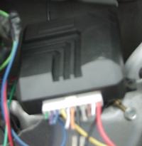 Identyfikacja "uniwersalnego" sterownika centralnego zamka (alarmu?)