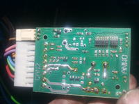 Identyfikacja modelu alarmu ze zdjęć i funkcja przycisku