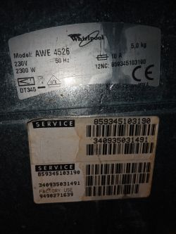 Tabliczka znamionowa pralki Whirlpool model AWE 4526 z danymi technicznymi