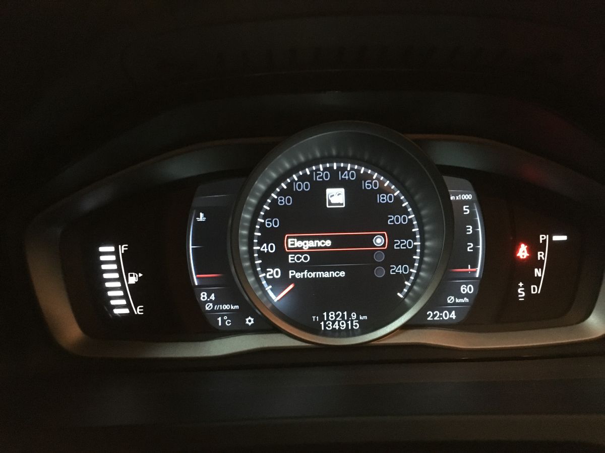 Volvo V60 pokrętło od obsługi zegarów działa tylko w