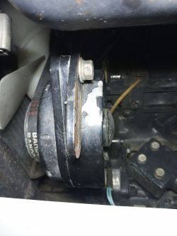Minitraktorek YANMAR F145D - Niskie napięcie ładowania, kontrolka, alternator, regulator