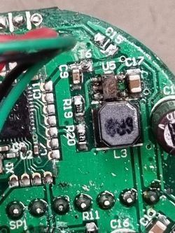 Hulajnoga Ninebot: wyświetlacz, spalony układ SMD U5 - jaki to element? Stabilizator 3.3V?