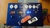 Jak zbudować DIY analogowo-cyfrowy miernik lamp elektronowych?
