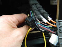 Jak podłączyć radio do kostki ISO w Saabie 9-3 z nagłośnieniem BOSE?