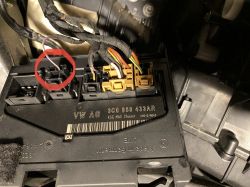 VW Passat B6 Anglik: Problem z multifunkcją, klaksonem, blokadą kierownicy i poborem prądu