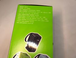 Zielone opakowanie powerbanka Bavin PC1058S z wyszczególnionymi parametrami technicznymi.