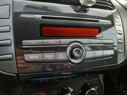 Fiat Bravo II - Radio nie gra, wyświetlacz wariuje Fiat Bravo II - Radio nie gra, wyświetlacz wariuje