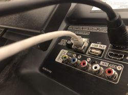 Jak podłączyć wieżę Sony MHC-2700 pod TV?