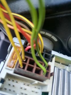 Podłączenie caraudio bez wzmacniacza - jak przywrócić fabryczne ustawienia?