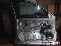 VW Passat B5 Version: Dealing with Rear Floor Wetness on Passenger Side