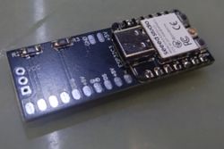 Płytka ESP32-C3 SEEED Studio z widocznym złączem USB-C i pinami GPIO