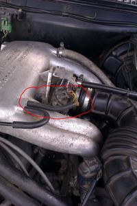 Polonez Caro Plus 1.6 - gdzie podłączyć tajemniczy wężyk?