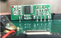 Miejsce podłączenia antenki w sygnalizatorze brań Prologic SMX MKII - instrukcje i zdjęcia