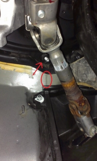 Corsa C 1.0 2001: Identifying Water Leak Sources on Driver's Floor during Rain, Seal Replacements