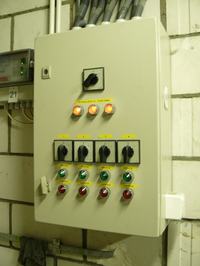 Zdjęcia najlepszych i najgorszych instalacji elektrycznych.