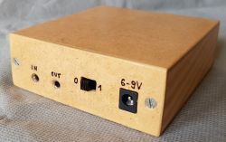 Wzmacniacz stereo małej mocy w obudowie Wzmacniacz stereo małej mocy w obudowie