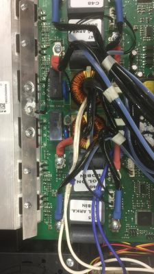 Beko HII 64400 AT - Płyta indukcyjna wyłącza się po włączeniu średnich palników