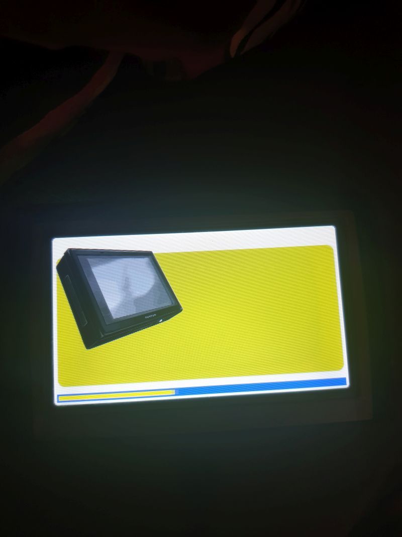 TomTom Eclipse II pionowe paski na ekranie po włączeniu