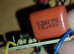 Jak wymienić akumulator w latarni TS-1125? Czas świecenia spadł