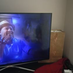 Telewizor Samsung z nieprawidłowymi kolorami ekranu
