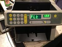 Liczarka DeLaRue 2520 - po liczeniu banknotów wyskakuje komunikat