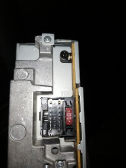 Identyfikacja i zakup wtyczki oraz gniazda do radia samochodowego