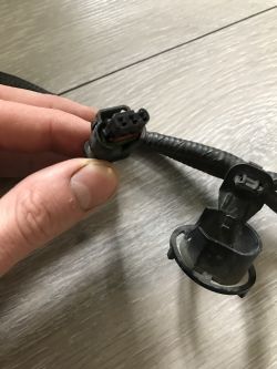 Toyota Auris 2010 - Problem z czujnikami parkowania po zmianie zderzaka 2-3 pin.