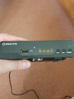 Podłączenie dekodera oraz kabla antenowego TV do starego Telewizora.