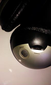 Słuchawki bezprzewodowe Philips SBC HC405- trzeszczą