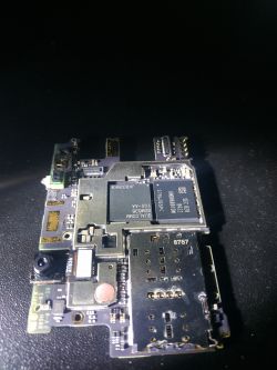 Odzyskiwanie danych z zalanej płyty głównej telefonu Redmi 5