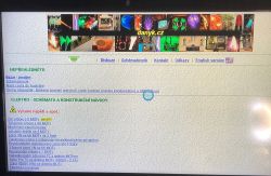 Zrzut ekranu strony internetowej danyk.cz wyświetlonej na telewizorze.